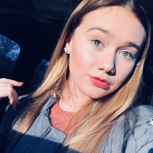 Meet your Posher, Mackinlee